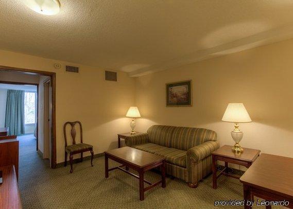 Econo Lodge Inn & Suites Lumberton Bilik gambar